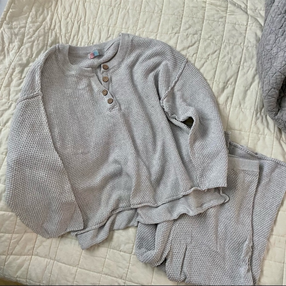 Re poshing. Bought for post partum.